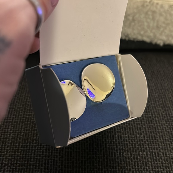 Avon Silvertone Sculpted Button Earrings 2002 - Picture 2 of 8